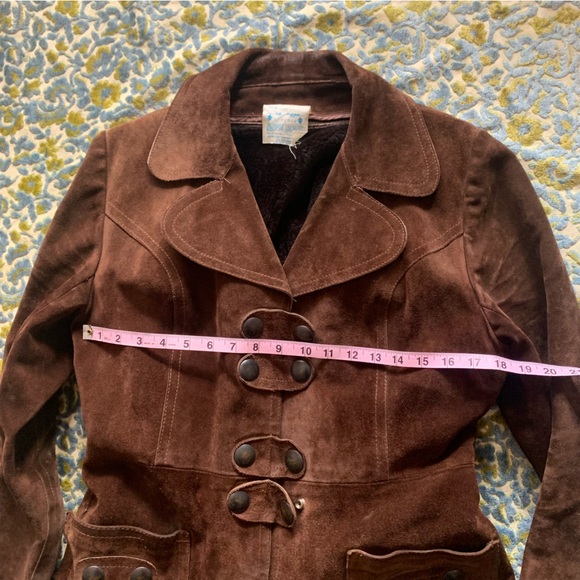 Vintage | Made in Canada | Rich brown suede leather jacket | Faux fur lined - Picture 8 of 15